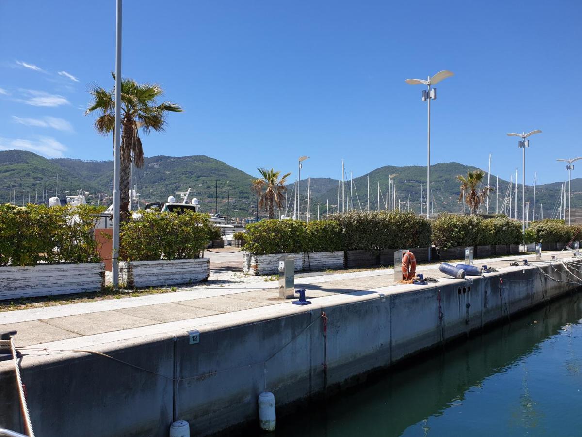 Hotel Bed And Boat Holiday La Spezia Exterior foto